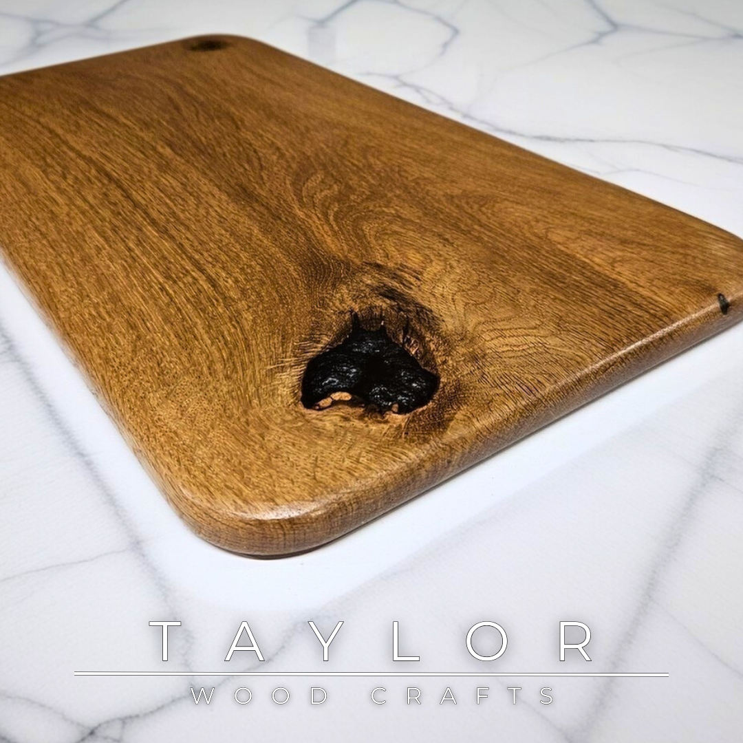 Chopping Board Taylor Wood Crafts – solid oak board with black epoxy knot inlay, smooth rounded edges, food‑safe oil finish