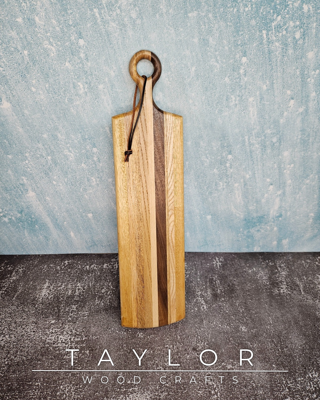 Handmade wooden serving boards in various wood types – ash, oak, walnut and more. Unique designs for charcuterie & gifts. Shop now!