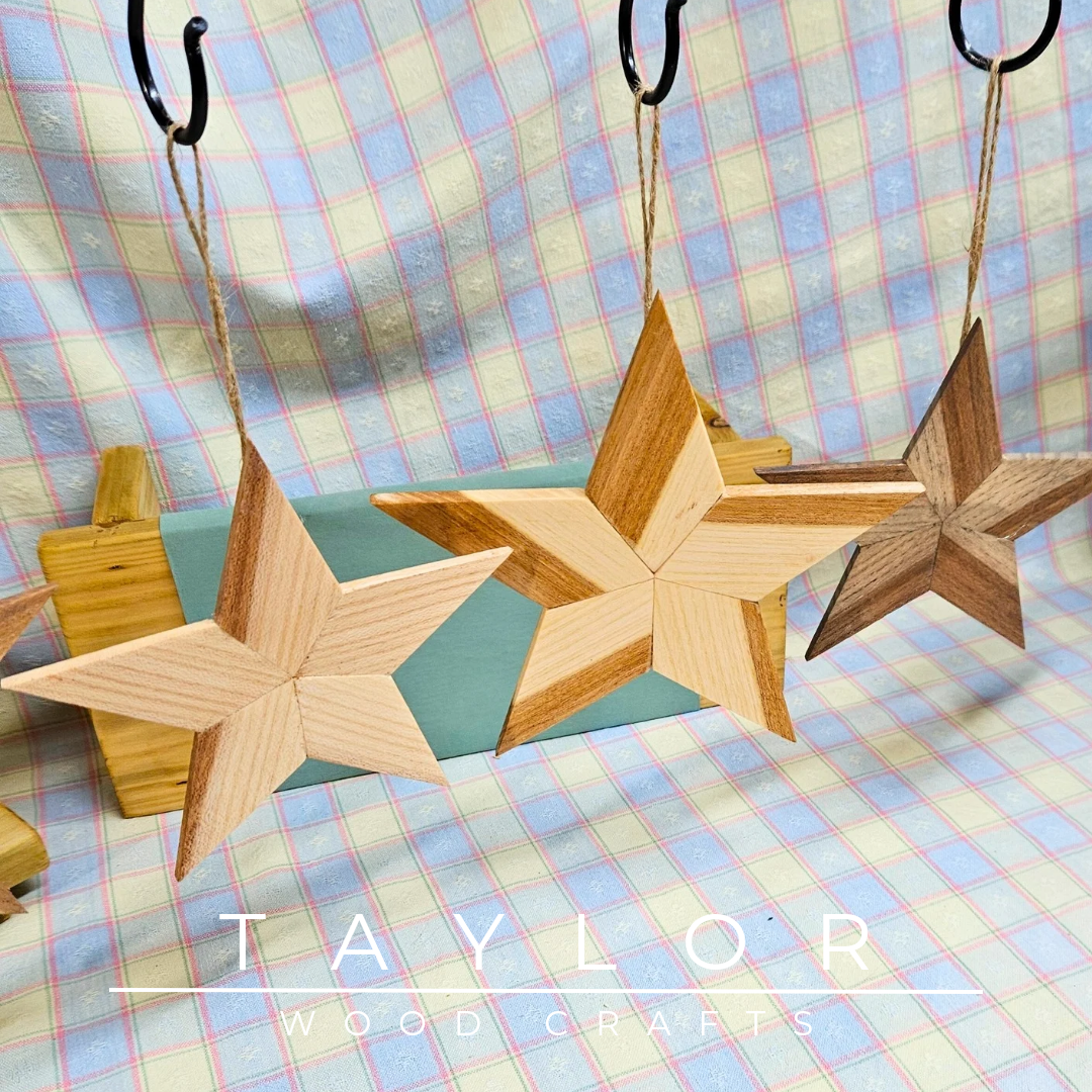 Handcrafted Christmas tree hang star-shaped decorations, adding a festive and elegant touch to your holiday tree.