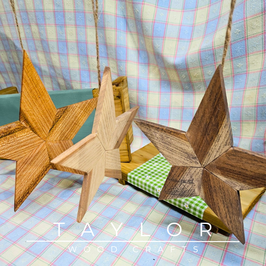 Handcrafted Christmas tree hang star-shaped decorations, adding a festive and elegant touch to your holiday tree.